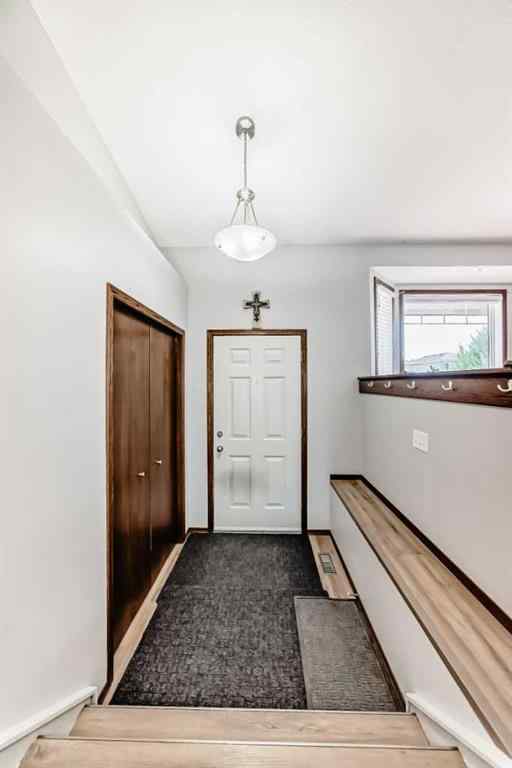 MLS&reg; # A2270093 - 283 Highland Circle  in Hillview Estates Strathmore, Residential Open Houses