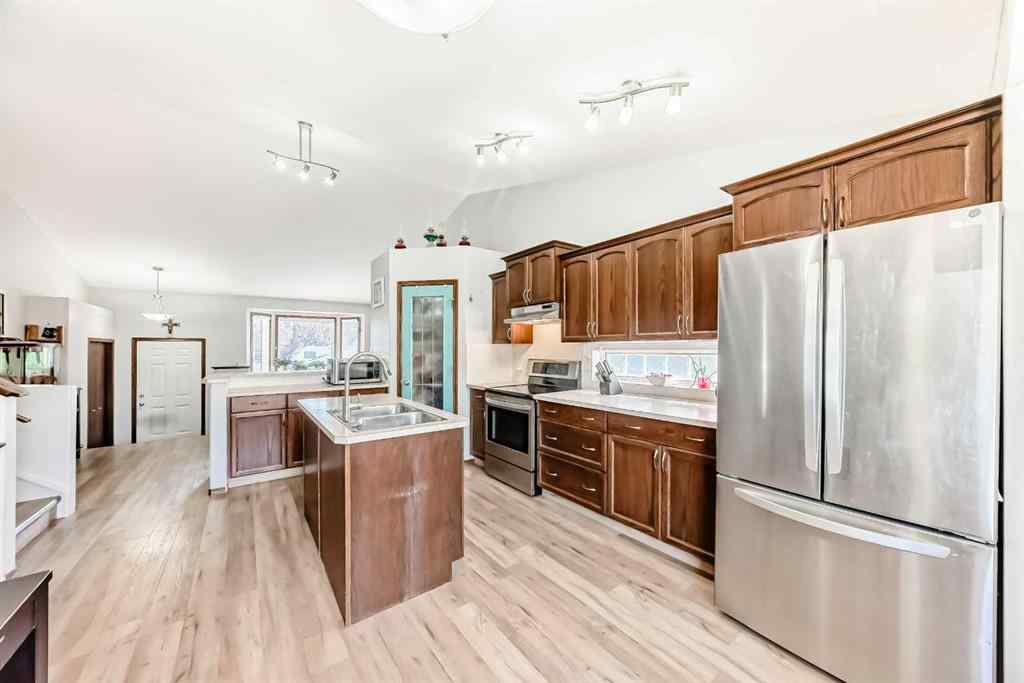 MLS&reg; # A2270093 - 283 Highland Circle  in Hillview Estates Strathmore, Residential Open Houses