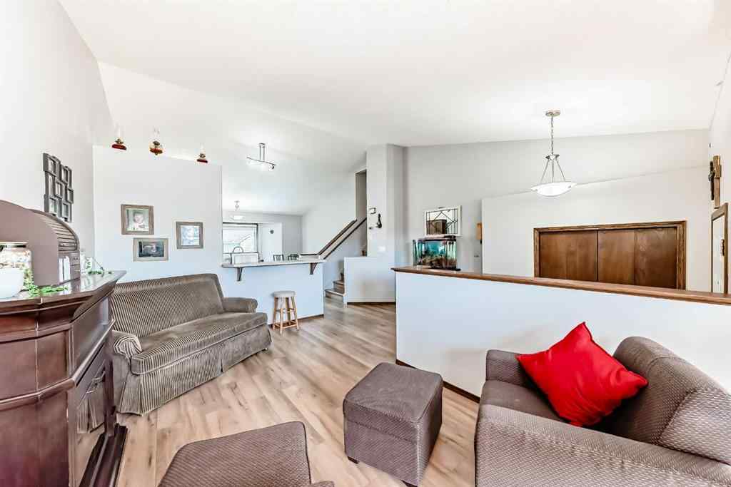 MLS&reg; # A2270093 - 283 Highland Circle  in Hillview Estates Strathmore, Residential Open Houses