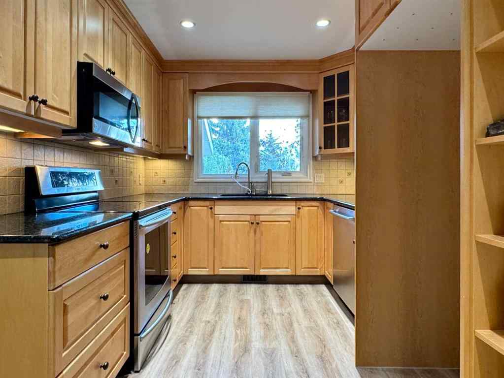 MLS&reg; # A2270104 - 2231 19 Street S in Agnes Davidson Lethbridge, Residential Open Houses