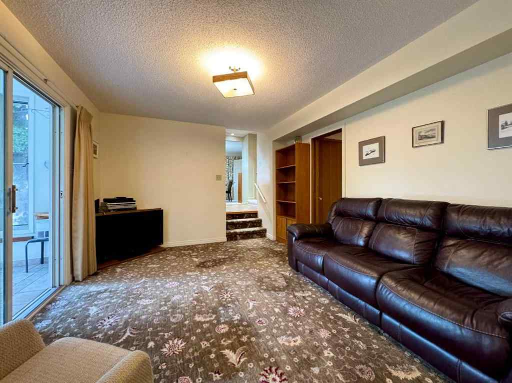 MLS&reg; # A2270104 - 2231 19 Street S in Agnes Davidson Lethbridge, Residential Open Houses