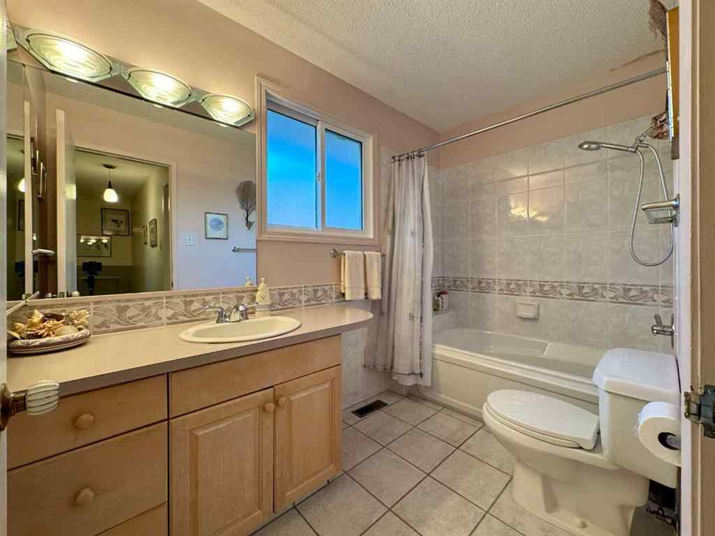 MLS&reg; # A2270104 - 2231 19 Street S in Agnes Davidson Lethbridge, Residential Open Houses