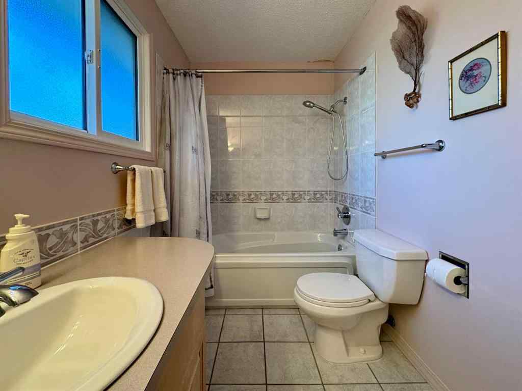 MLS&reg; # A2270104 - 2231 19 Street S in Agnes Davidson Lethbridge, Residential Open Houses