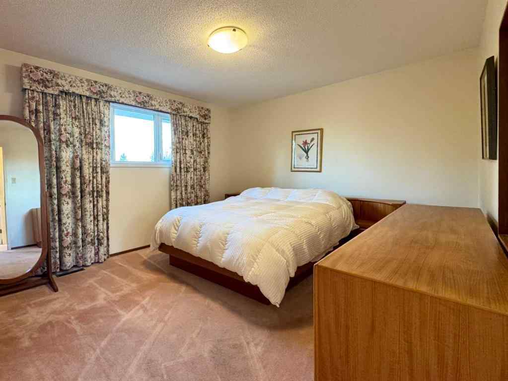 MLS&reg; # A2270104 - 2231 19 Street S in Agnes Davidson Lethbridge, Residential Open Houses