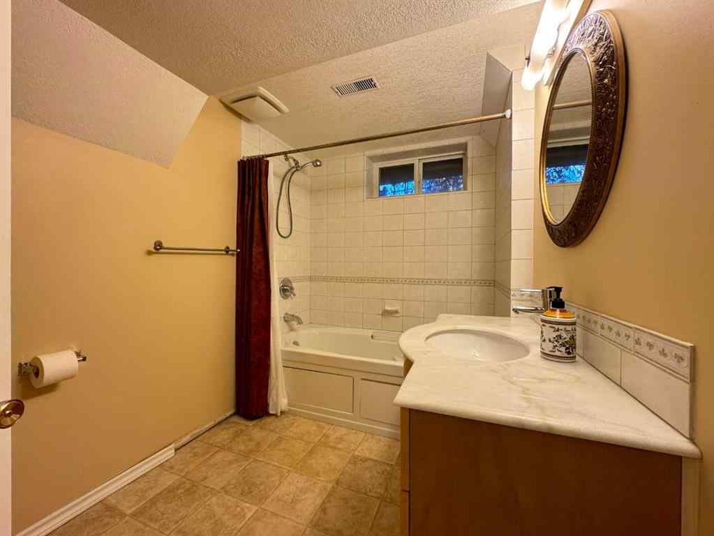 MLS&reg; # A2270104 - 2231 19 Street S in Agnes Davidson Lethbridge, Residential Open Houses