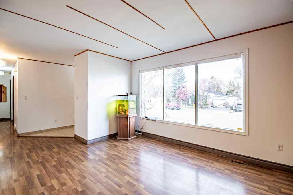 MLS&reg; # A2270108 - 93 Westview Drive  in Lakeview Heights Sylvan Lake, Residential Open Houses