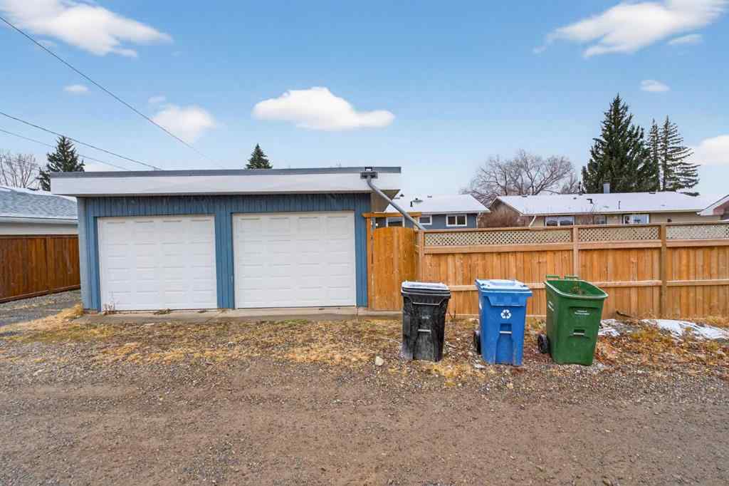 MLS® A2270110 - 3704 58 Avenue SW in Lakeview Calgary, Residential