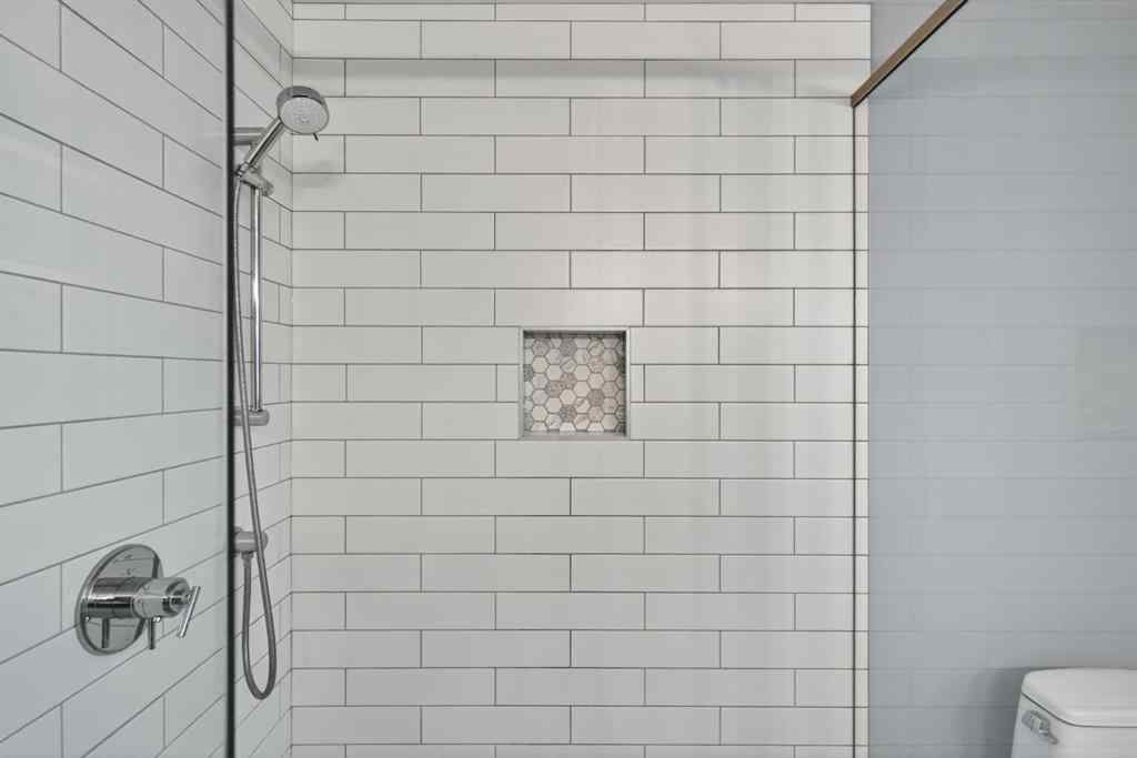 MLS® A2270110 - 3704 58 Avenue SW in Lakeview Calgary, Residential