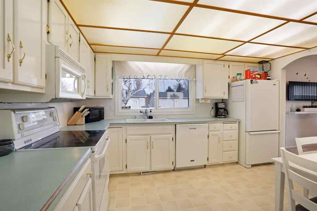 MLS&reg; # A2270112 - 1120 2 Avenue E in Ingram Park Brooks, Residential Open Houses