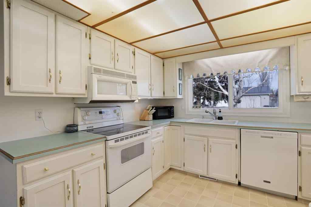 MLS&reg; # A2270112 - 1120 2 Avenue E in Ingram Park Brooks, Residential Open Houses