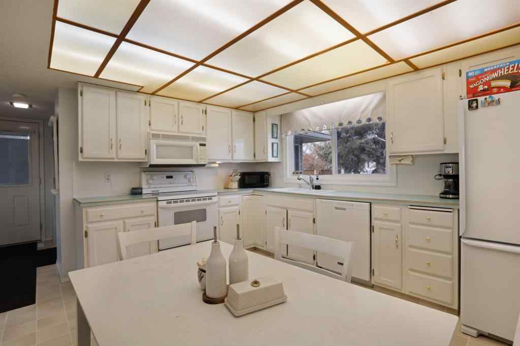 MLS&reg; # A2270112 - 1120 2 Avenue E in Ingram Park Brooks, Residential Open Houses