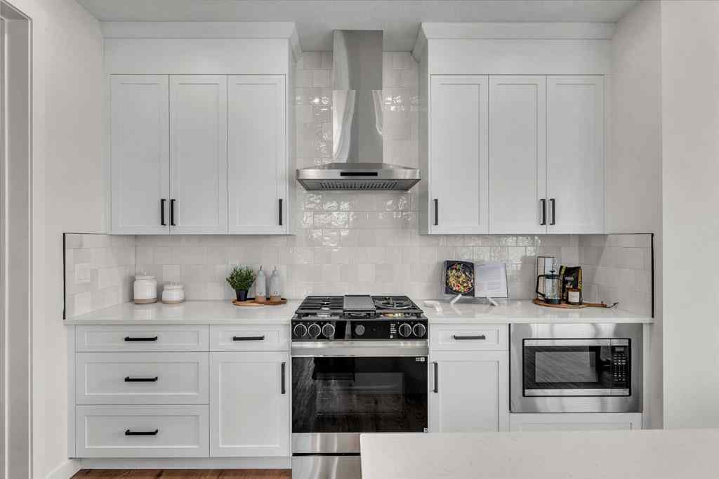 MLS® A2270119 - 303 Kinniburgh Loop  in Kinniburgh South Chestermere, Residential