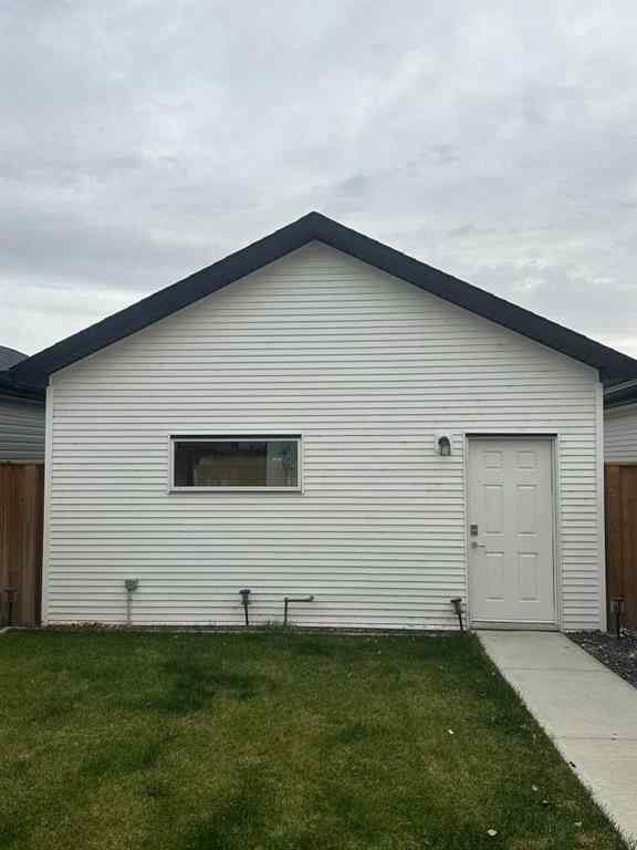 MLS&reg; # A2270122 - 3009 46 Street S in Discovery Lethbridge, Rental Open Houses