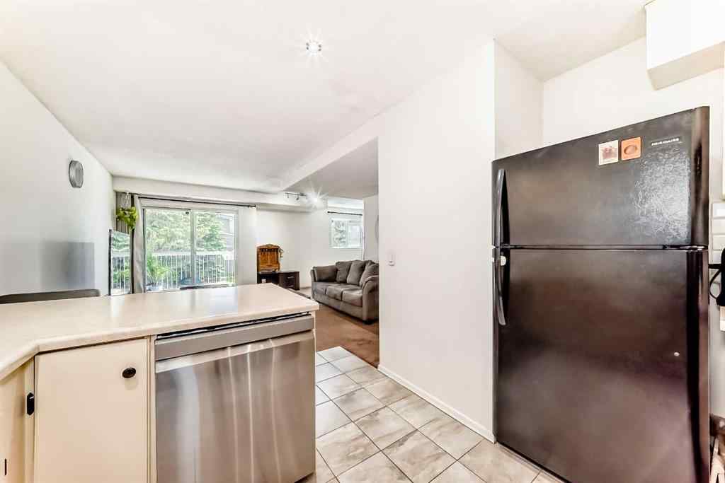 MLS&reg; # A2270147 - Unit #111 3015 51 Street SW in Glenbrook Calgary, Residential Open Houses