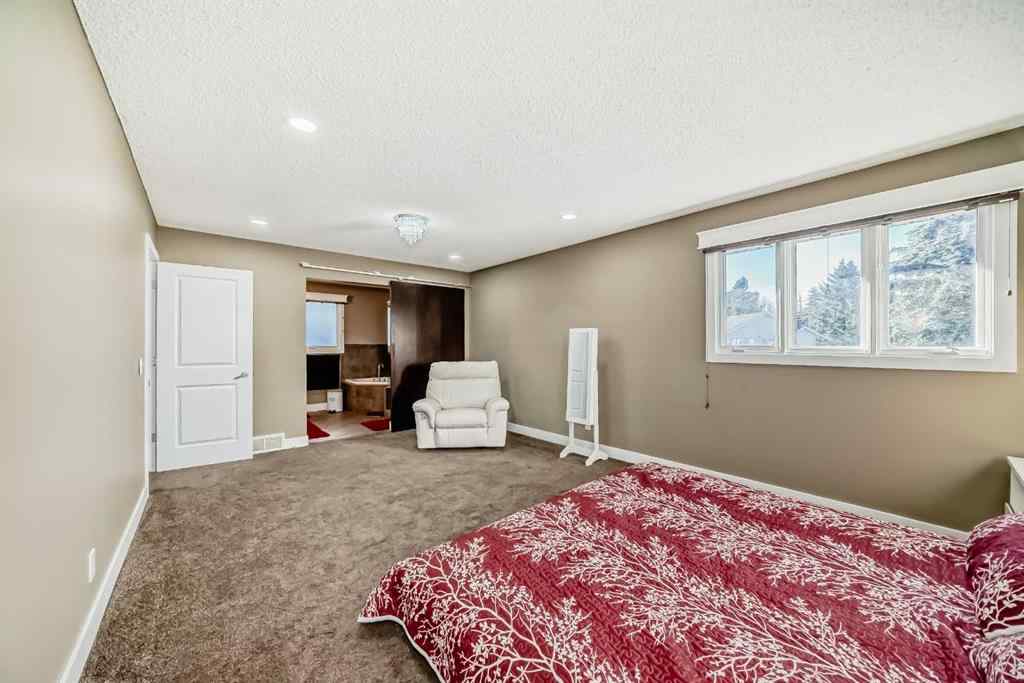 MLS® A2270161 - 36 Varsity Estates Court NW in Varsity Calgary, Residential