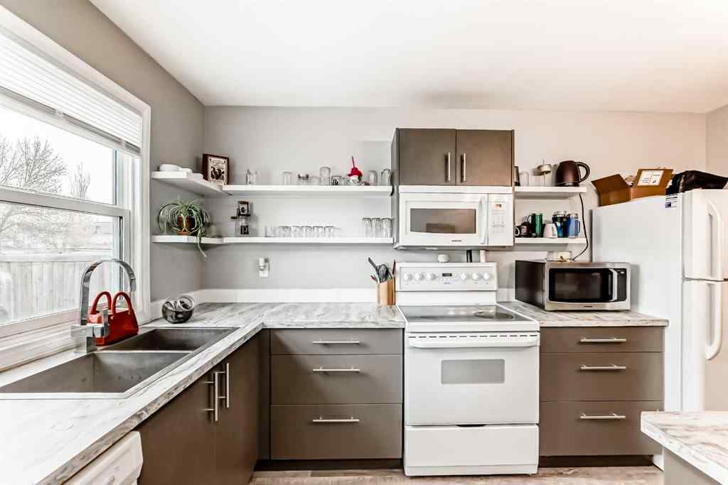 MLS&reg; # A2270184 - 1419 Lakemount Boulevard S in Redwood Lethbridge, Residential Open Houses