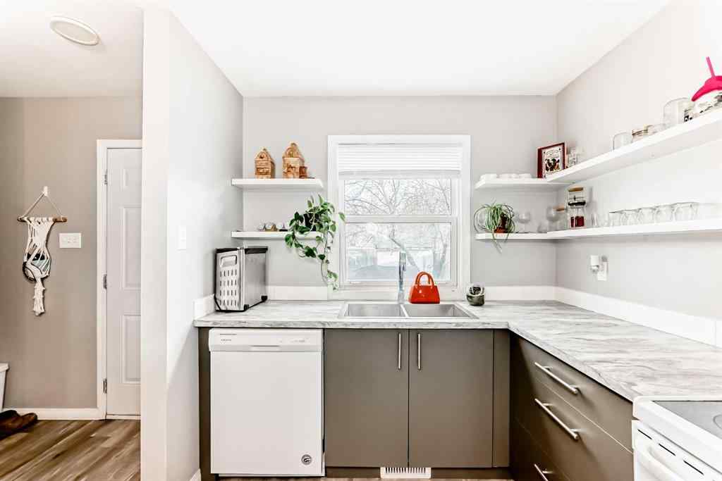 MLS&reg; # A2270184 - 1419 Lakemount Boulevard S in Redwood Lethbridge, Residential Open Houses