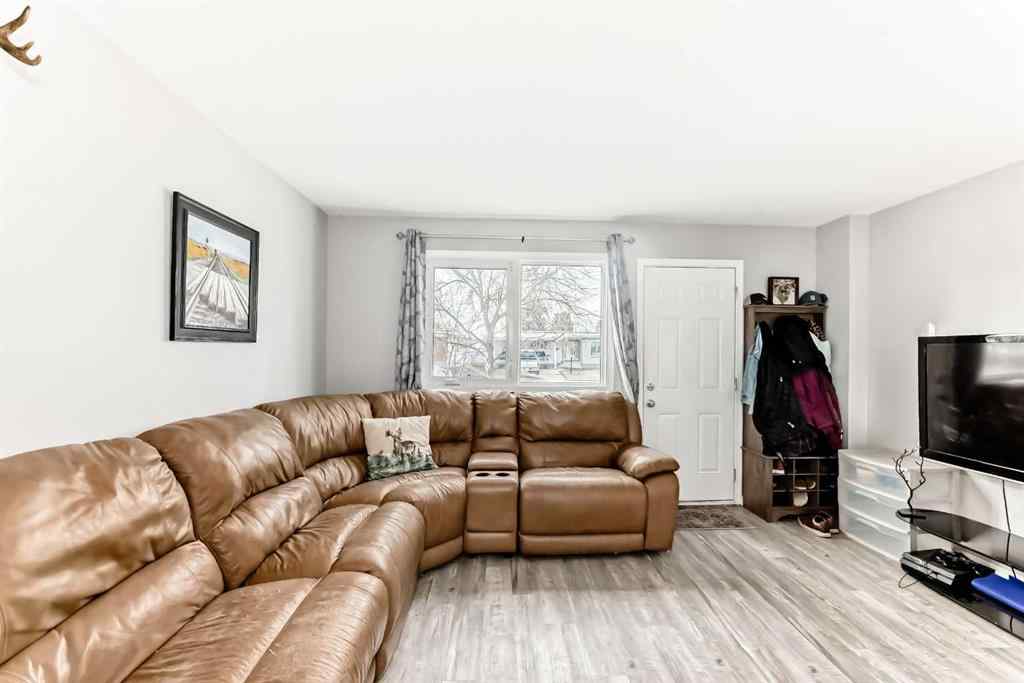 MLS&reg; # A2270184 - 1419 Lakemount Boulevard S in Redwood Lethbridge, Residential Open Houses