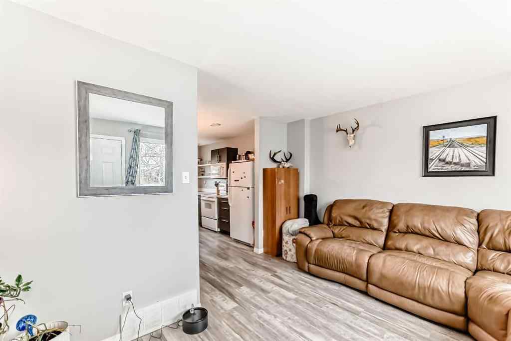 MLS&reg; # A2270184 - 1419 Lakemount Boulevard S in Redwood Lethbridge, Residential Open Houses