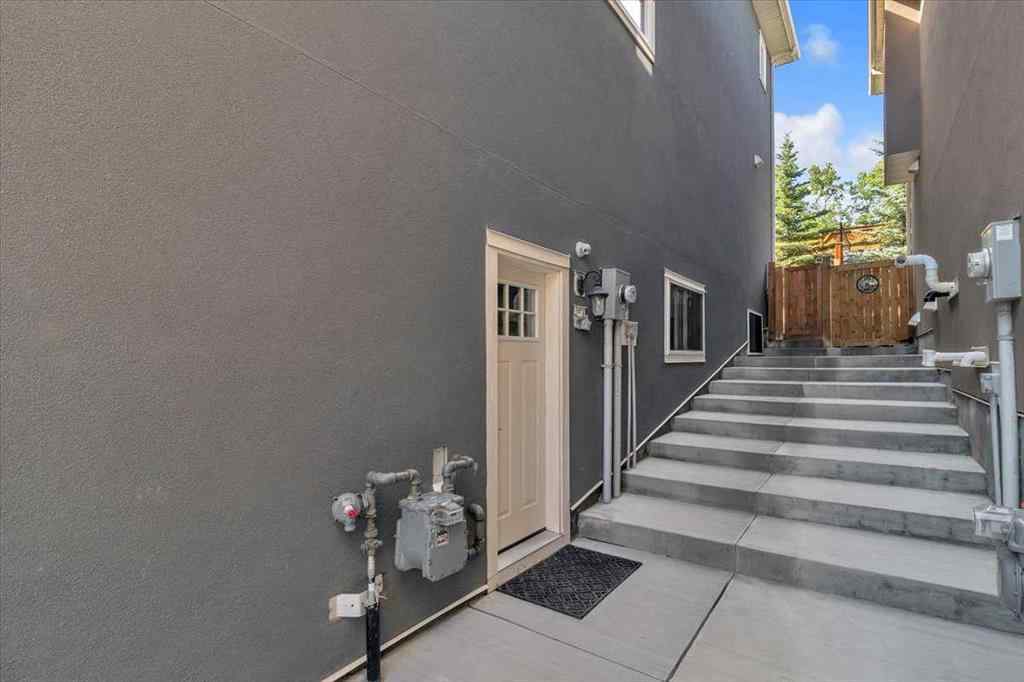 MLS® A2270188 - 151 Aspen Vista Way SW in Aspen Woods Calgary, Residential