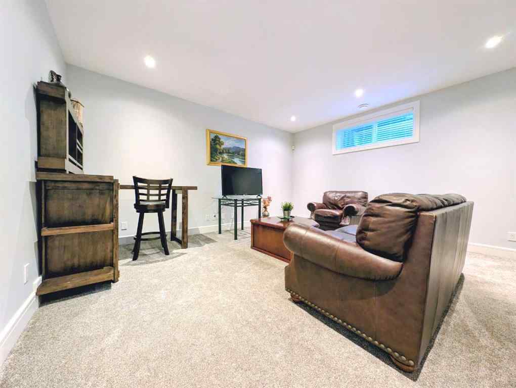 MLS® A2270188 - 151 Aspen Vista Way SW in Aspen Woods Calgary, Residential