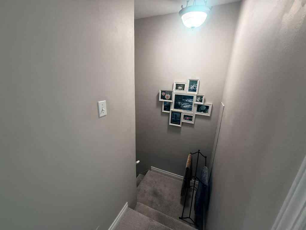 MLS® A2270190 - 522 Regal Park NE in Renfrew Calgary, Residential