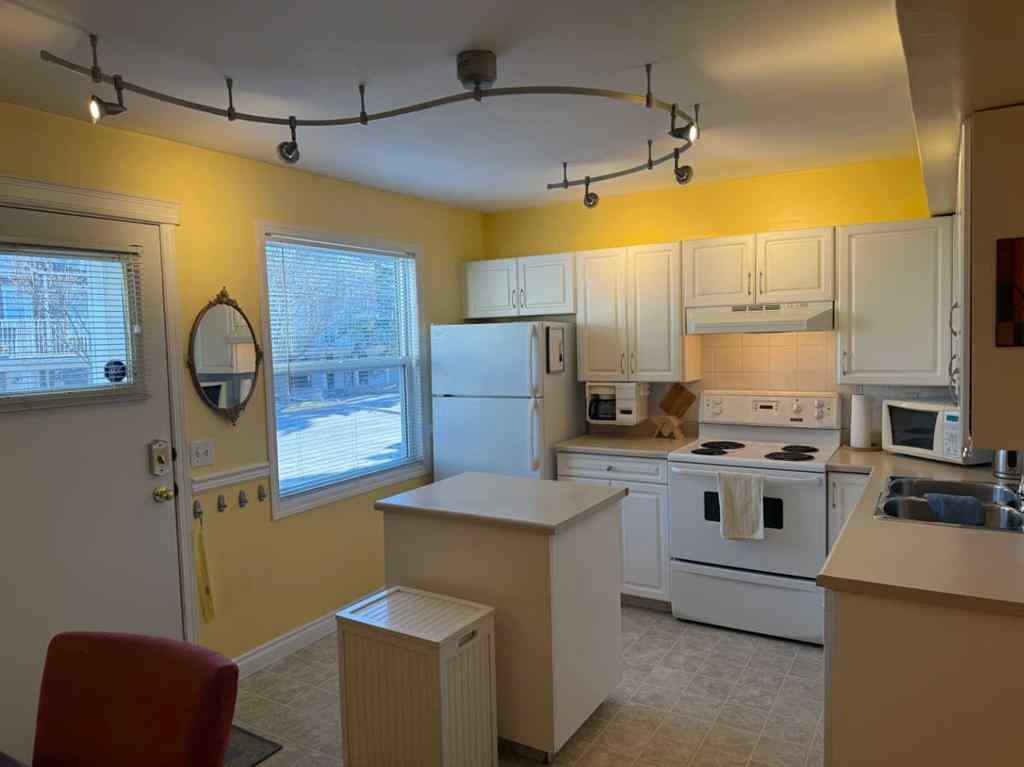 MLS® A2270190 - 522 Regal Park NE in Renfrew Calgary, Residential