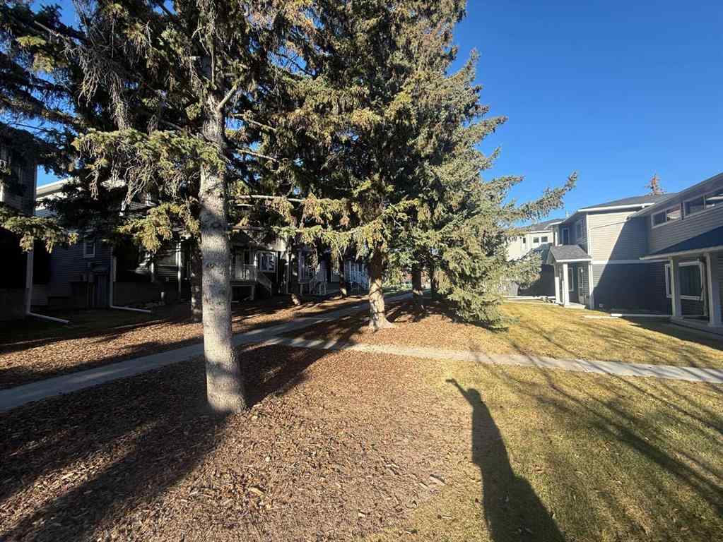 MLS® A2270190 - 522 Regal Park NE in Renfrew Calgary, Residential