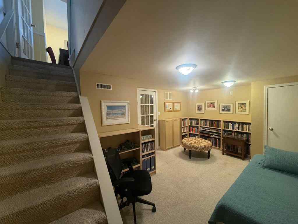 MLS® A2270190 - 522 Regal Park NE in Renfrew Calgary, Residential