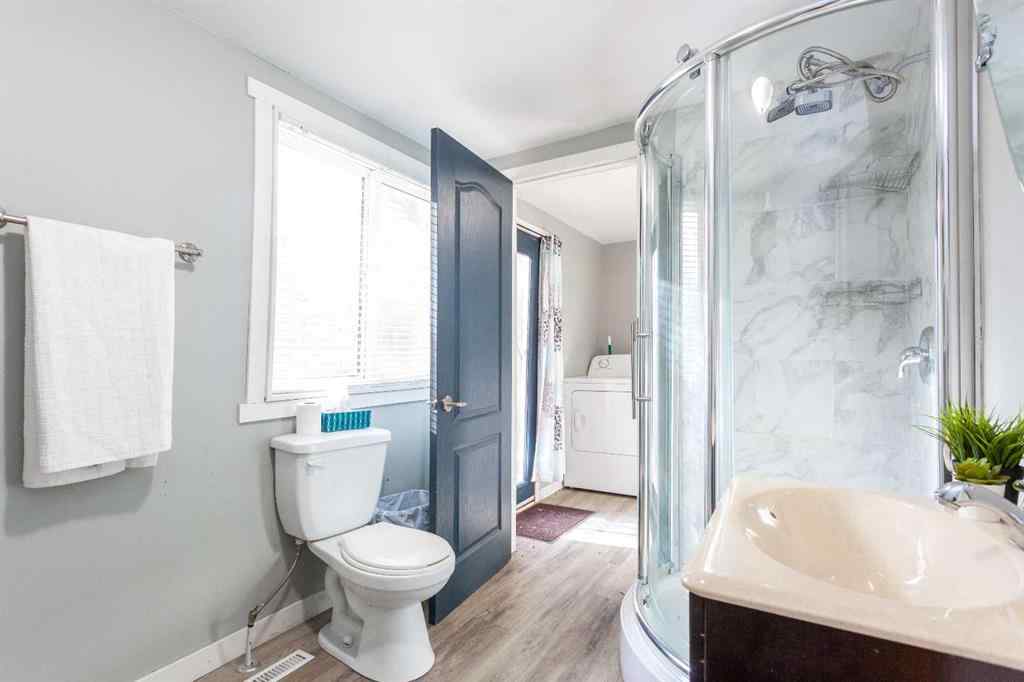 MLS&reg; # A2270194 - 827 7 Street SE in SE Hill Medicine Hat, Residential Open Houses