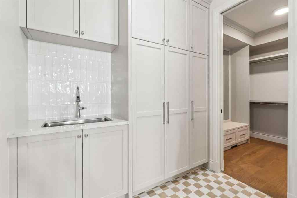 MLS® A2270195 - 3708 8 Avenue NW in Parkdale Calgary, Residential