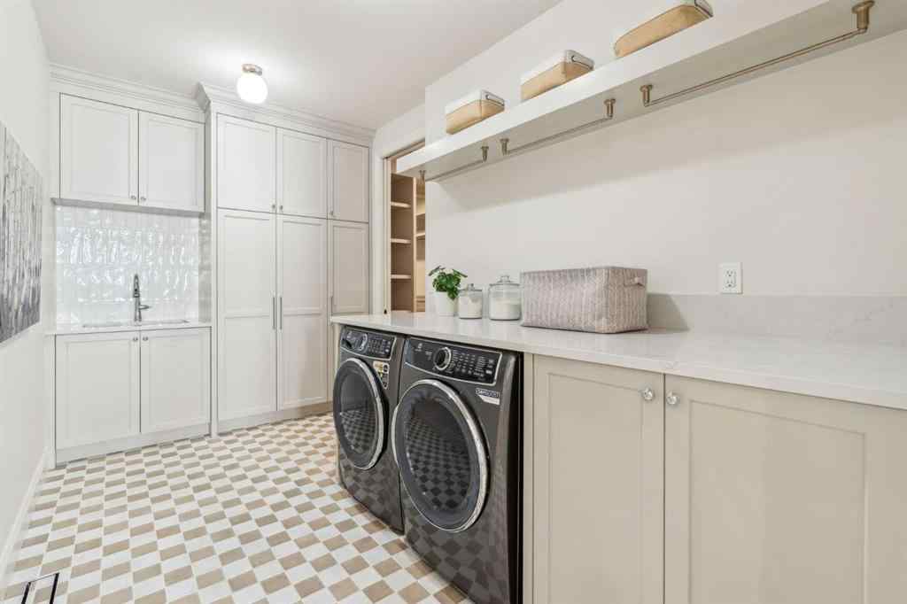 MLS® A2270195 - 3708 8 Avenue NW in Parkdale Calgary, Residential