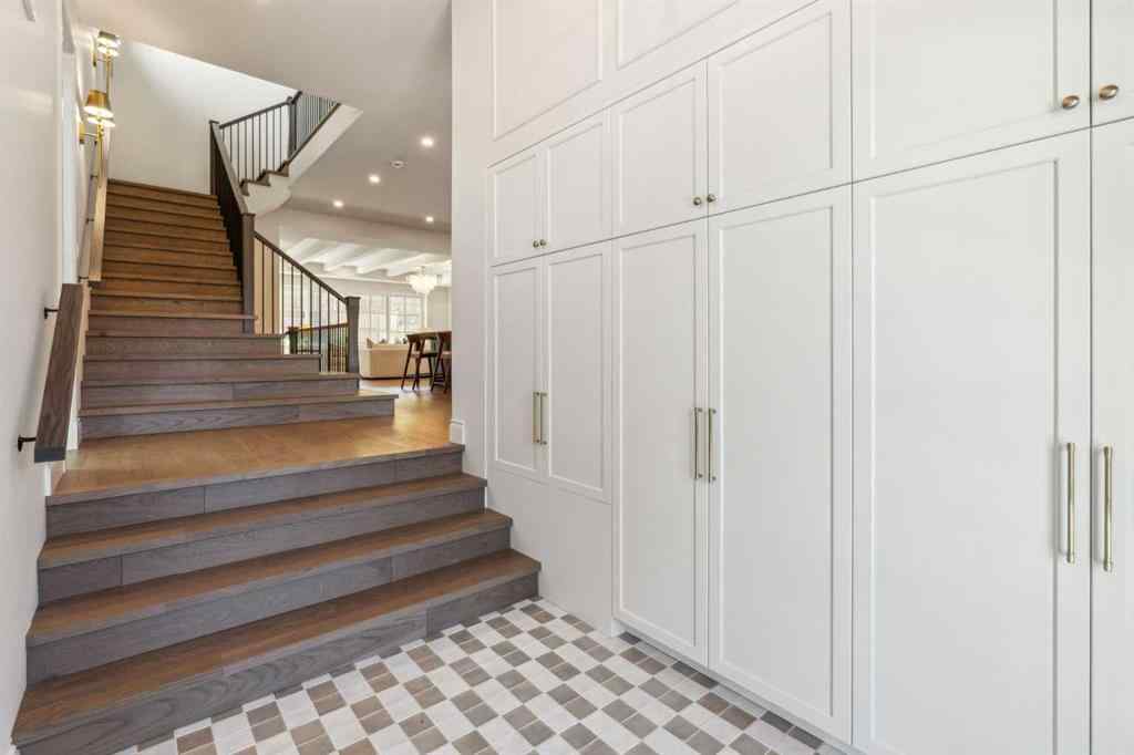 MLS® A2270195 - 3708 8 Avenue NW in Parkdale Calgary, Residential