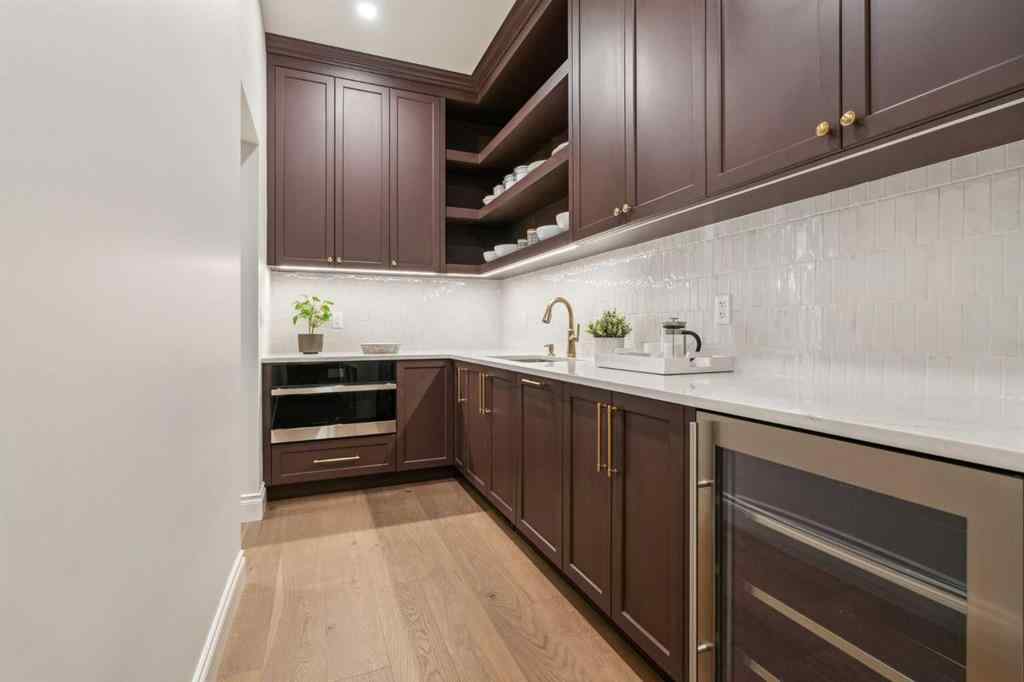 MLS® A2270195 - 3708 8 Avenue NW in Parkdale Calgary, Residential