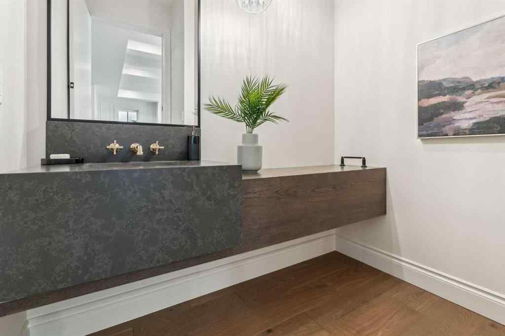 MLS® A2270195 - 3708 8 Avenue NW in Parkdale Calgary, Residential