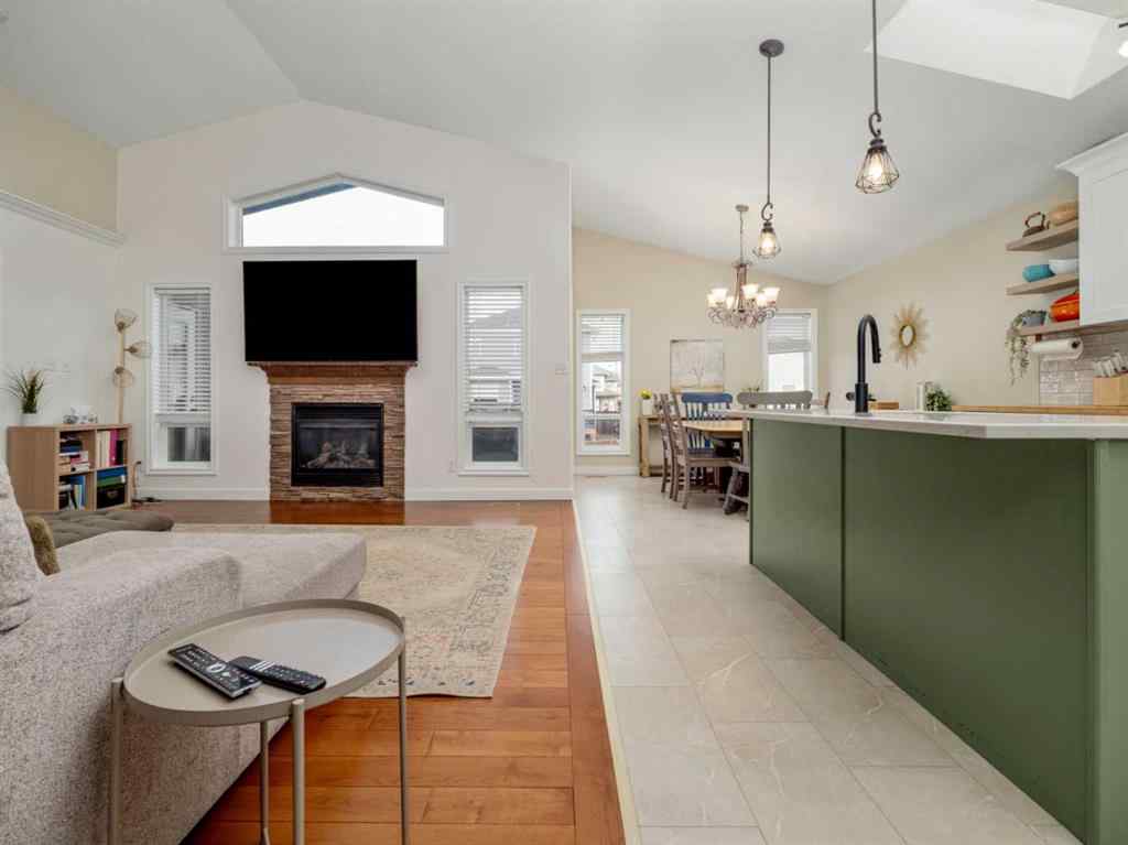 MLS&reg; # A2270197 - 225 Couleecreek Manor S in Southgate Lethbridge, Residential Open Houses