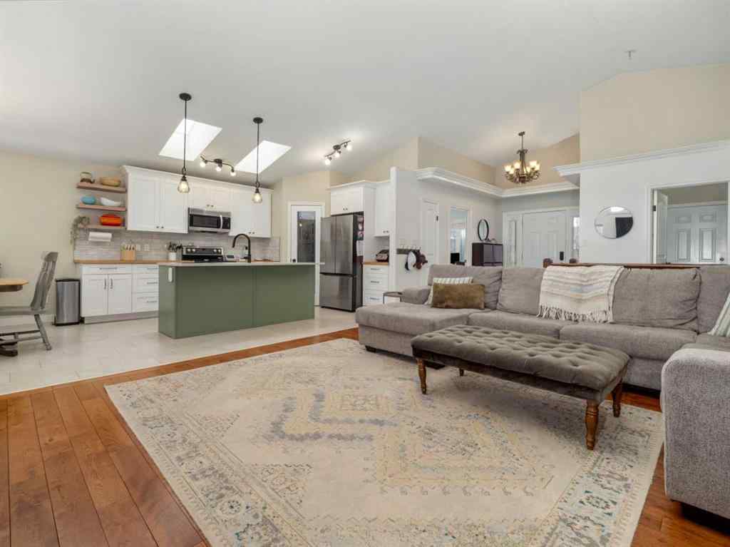 MLS&reg; # A2270197 - 225 Couleecreek Manor S in Southgate Lethbridge, Residential Open Houses