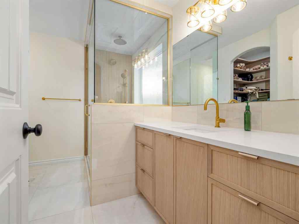 MLS&reg; # A2270197 - 225 Couleecreek Manor S in Southgate Lethbridge, Residential Open Houses