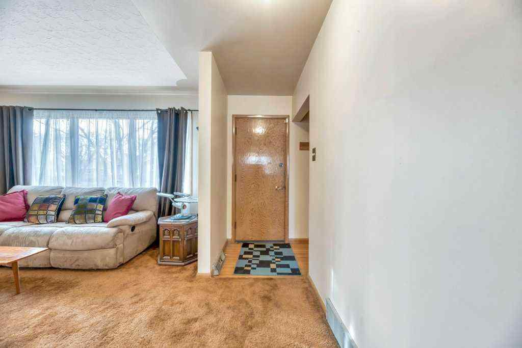 MLS&reg; # A2270198 - 30 Butler Crescent NW in Brentwood Calgary, Residential Open Houses