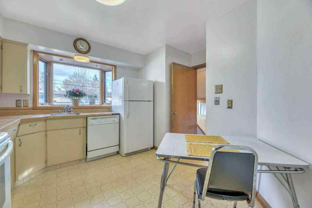 MLS&reg; # A2270198 - 30 Butler Crescent NW in Brentwood Calgary, Residential Open Houses