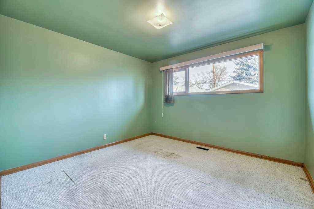 MLS&reg; # A2270198 - 30 Butler Crescent NW in Brentwood Calgary, Residential Open Houses