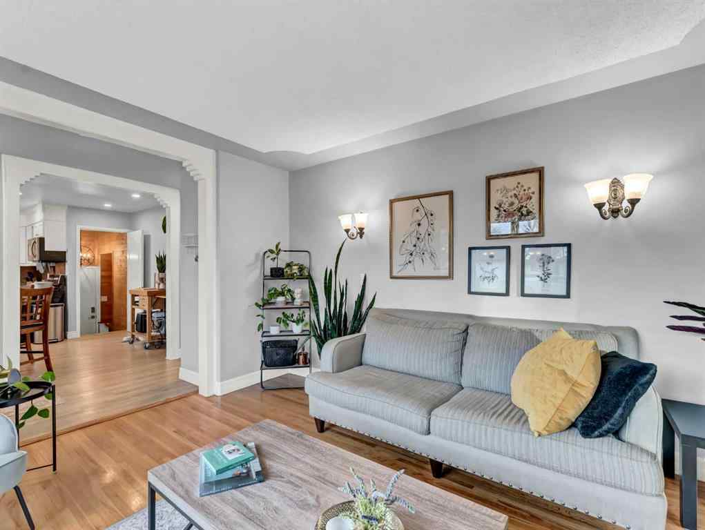 MLS&reg; # A2270206 - 136 14 Street NW in Northwest Crescent Heights Medicine Hat, Residential Open Houses