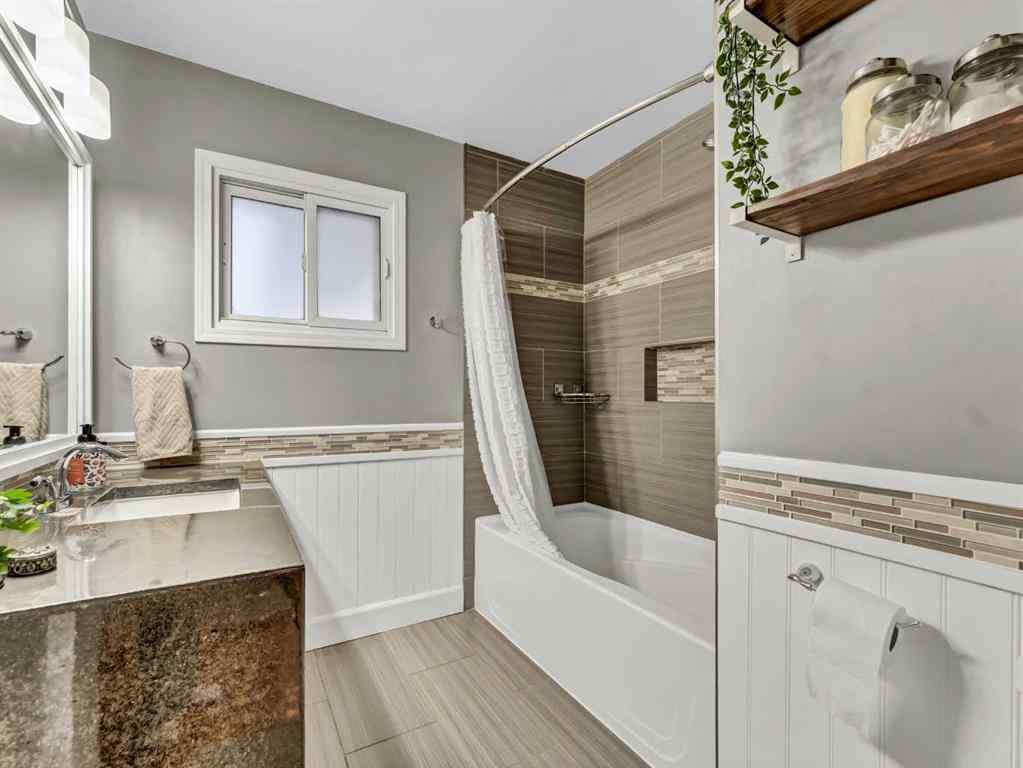 MLS&reg; # A2270206 - 136 14 Street NW in Northwest Crescent Heights Medicine Hat, Residential Open Houses