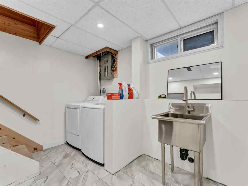 MLS&reg; # A2270206 - 136 14 Street NW in Northwest Crescent Heights Medicine Hat, Residential Open Houses