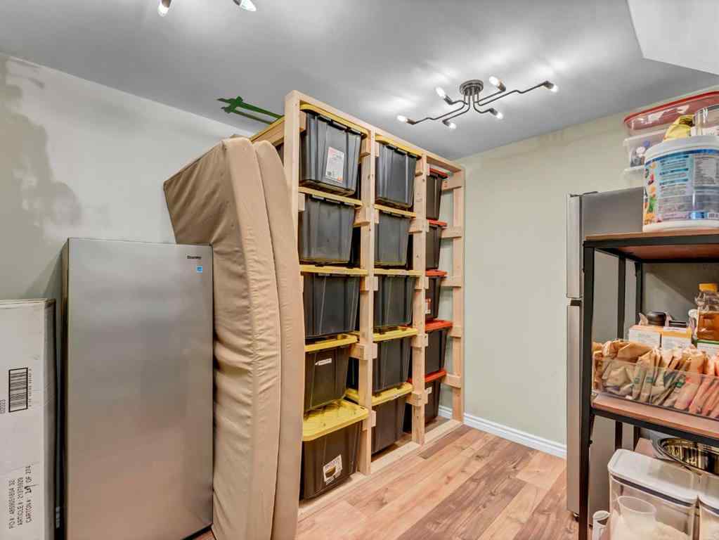 MLS&reg; # A2270206 - 136 14 Street NW in Northwest Crescent Heights Medicine Hat, Residential Open Houses