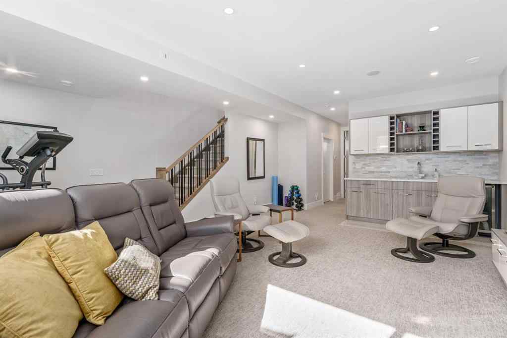 MLS&reg; # A2270210 - 2432 32 Street SW in Killarney/Glengarry Calgary, Residential Open Houses