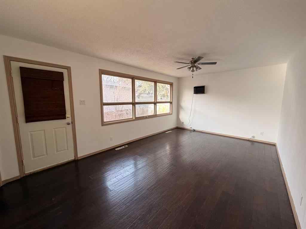 MLS&reg; # A2270211 - 367 Beaufort Crescent SW in SW Hill Medicine Hat, Mobile Open Houses