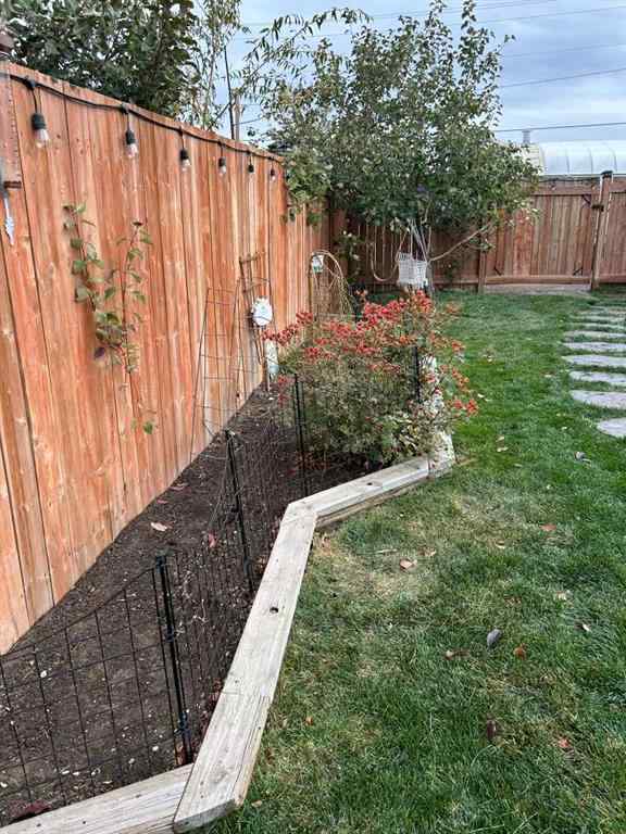 MLS&reg; # A2270214 - 331 3 Street NW in NONE Redcliff, Residential Open Houses