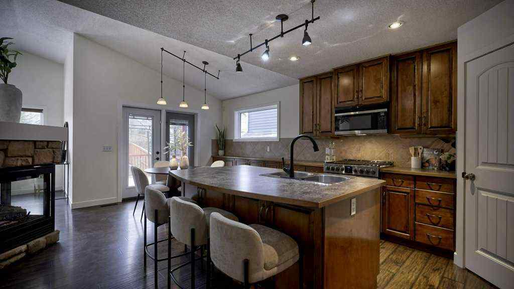 MLS® A2270215 - 215 Pantego Close NW in Panorama Hills Calgary, Residential