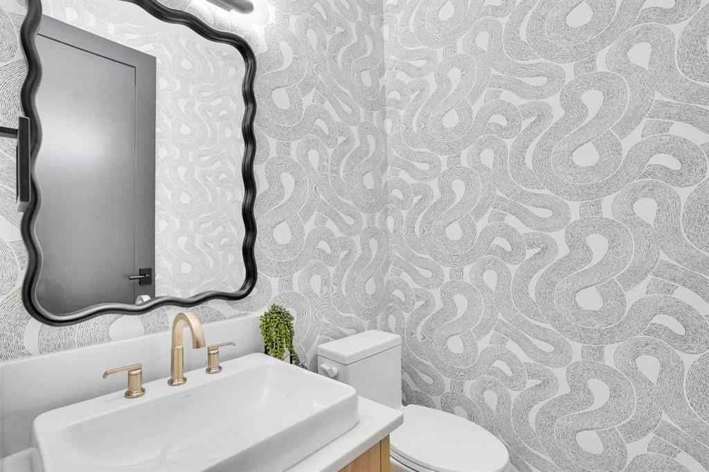 MLS® A2270217 - 605 29 Avenue NW in Mount Pleasant Calgary, Residential